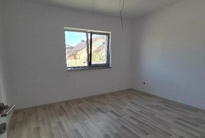 Casă cu 3 camere cu Teren 300 Mp în Clinceni - 2