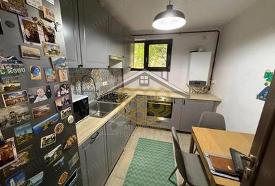 Apartament cu 3 camer, semidecomandat, in cartierul Rovine - 1