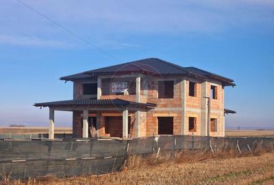 Casa si 74000 metri patrati teren - 3