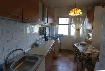 Apartament 3 camere de vanzare vedere spate Bulevardul Tei - 4