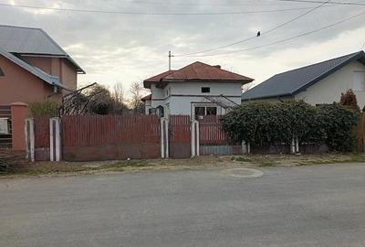 Casă cu Teren 928 Mp în Central - 3