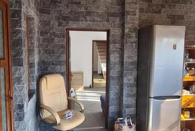 Casă cu Teren 1800 Mp în Vlădeni - 2