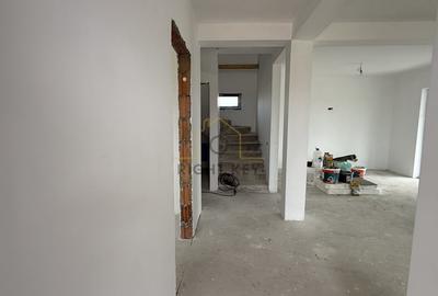 Casă individuală cu 4 camere cu Canalizare în Dragomirești-Vale - 9