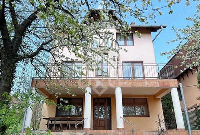 Vila de vanzare pe Malul Crisului, strada Facliei Oradea