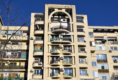 Apartament cu 4 camere semidecomandat în Unirii - 23