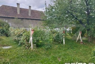 Casă cu 2 camere cu Teren 2527 Mp în Central