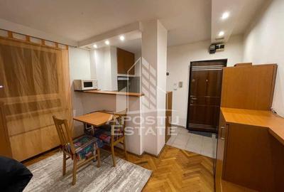 Garsonieră decomandată, mobilată în Central - 3