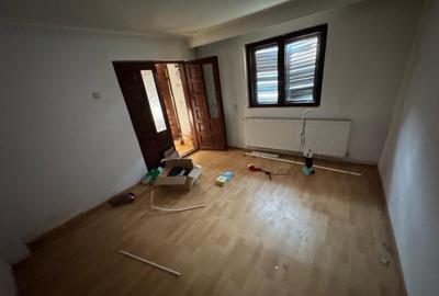 Domne?ti, central, casa pe parter, 167 mp construi?i, 1100 Domne?ti, central, casa pe parter, 167 mp construi?i, 1100 - 14