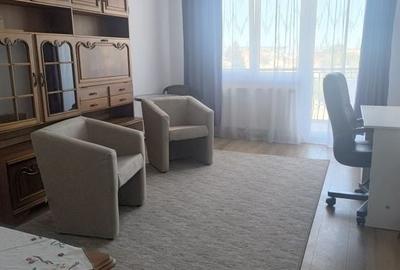 Apartament cu 2 camere spațioase zona Poli 2 - 4