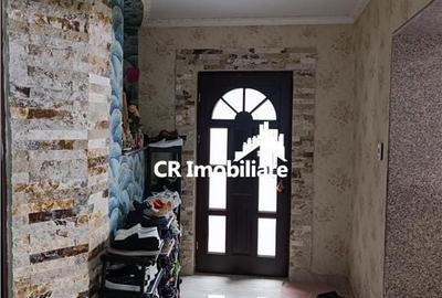 Casă cu 5 camere cu Teren 313 Mp în Central - 2