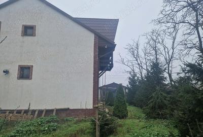 Casă cu 5 camere în Scorțaru Vechi - 11