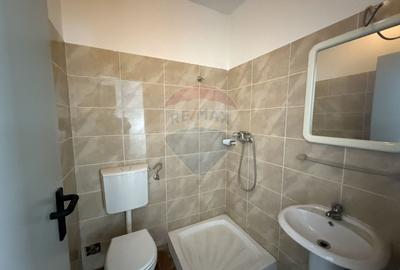 Birou, de 102 mp, în Est - 4