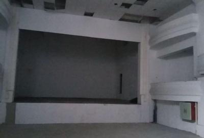 Imobil comercial cu trafic 1600 mp - 4