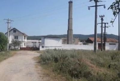 Vând casă de locuit și spații producție. Fosta fabrică de lapte din Moldova Nouă Vând casă de locuit și spații producție. Fosta fabrică de lapte din Moldova Nouă - 2