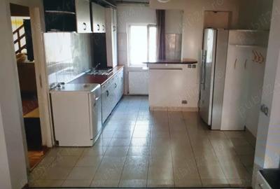 Apartament cu 6 camere decomandat în Central - 1