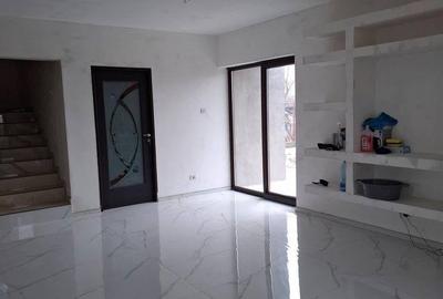 Casă cu 4 camere în Central - 15