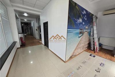 Spațiu comercial, de 120 mp, în Central - 7