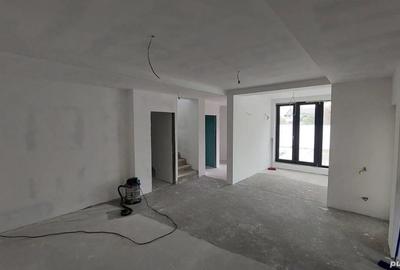 Casă cu 5 camere cu Teren 457 Mp în Central - 3