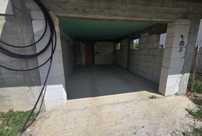 Casă cu 4 camere în Exterior Vest - 1