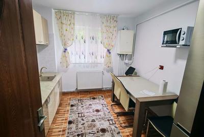 Apartament cu 2 camere semidecomandat în Micro 4 - 2