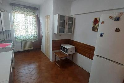 Apartament cu 4 camere semidecomandat în Central - 2