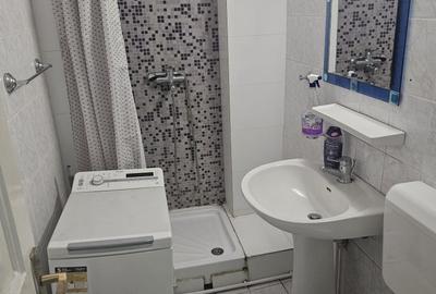 Victoriei  Universitate blocul Romarta garsoniera et 2/8 - 8