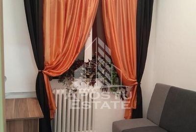 Apartament cu 3 camere semidecomandat în Circumvalațiunii