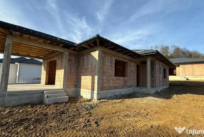 Casă cu 4 camere cu Teren 536 Mp în Groși - 18