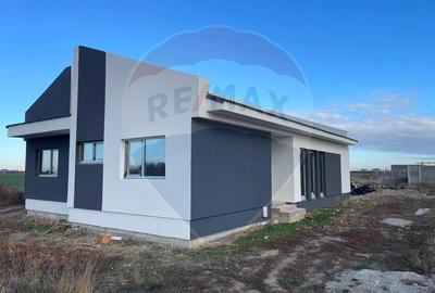 Casa / Vila cu 3 camere de vanzare - 3