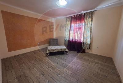 Apartament cu 2 camere decomandat, mobilat în Sud - 1