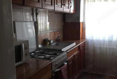 Inchiriez apartament 2camere - 4