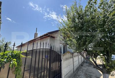 Casă cu 4 camere cu Teren 1500 Mp în Central