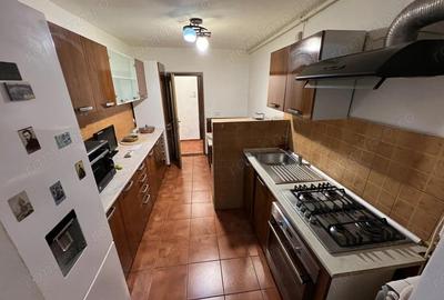 Apartament 3 camere zona Cora Bratianu - Scoala 8 - 2