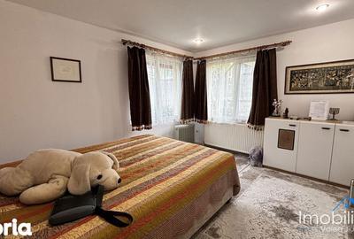 Casă cu 7 camere cu Teren 700 Mp în Petros - 16