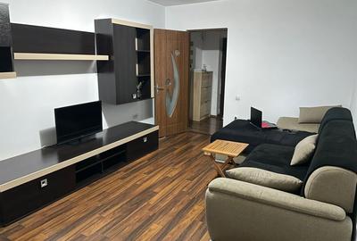 Apartament cu 3 camere semidecomandat în Central - 1