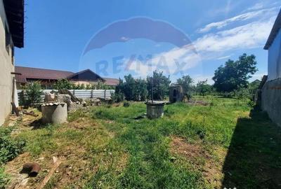 Teren de 921 mp, în Golești - 2