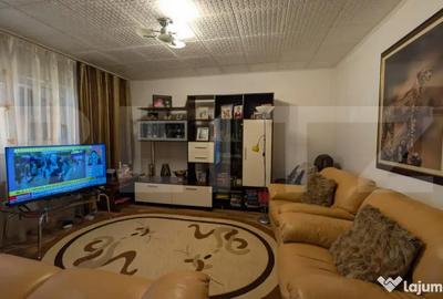 Apartament cu 3 camere decomandat în Micro 4 - 12