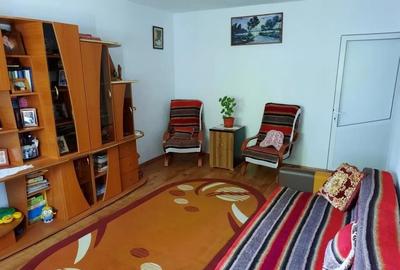 APARTAMENT 3 CAMERE -ET 1