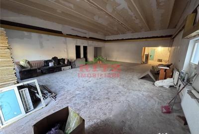 Spațiu comercial, de 161 mp, în Central - 9