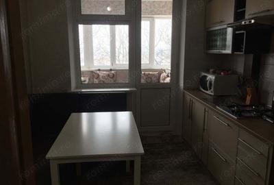 Apartament cu 3 camere decomandat în Badea Cârțan - 6