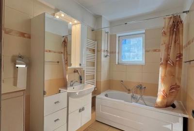 Apartament cu 4 camere în Central - 1