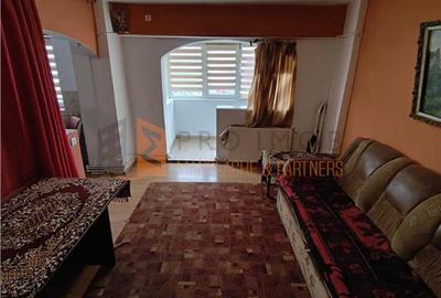 Apartament cu 2 camere decomandat, mobilat în Micro 3 - 2