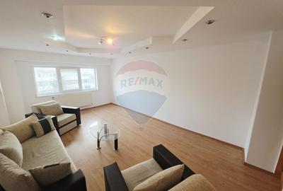 Apartament cu 2 camere decomandat în 1 Mai - 23