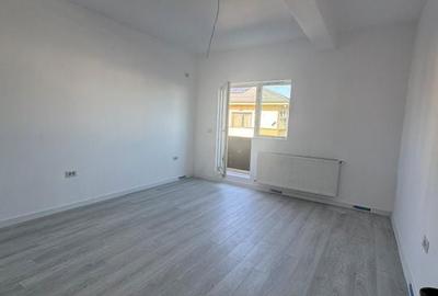 Casă cu 4 camere cu Teren 200 Mp în Central