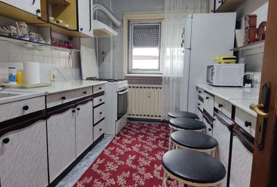 Apartament cu 4 camere decomandat în Crângași - 2