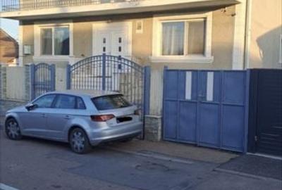 Casă cu 4 camere cu Teren 260 Mp în Central