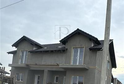 Duplex cu 4 camere cu Canalizare în Moșnița Nouă - 2