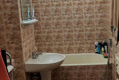 De vanzare apartament 2 camere in Dambu - 5
