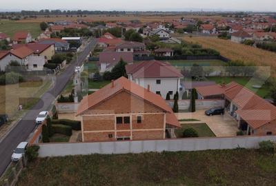 Casa de vanzare cu 6 camere, 480 mp, zona Vetis - 14