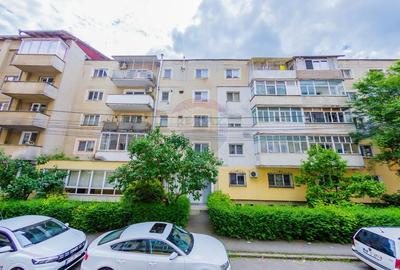 De Vanzare, Bd. Unirii, apartament cu 3 camere, boxa si garaj De Vanzare, Bd. Unirii, apartament cu 3 camere, boxa si garaj - 17